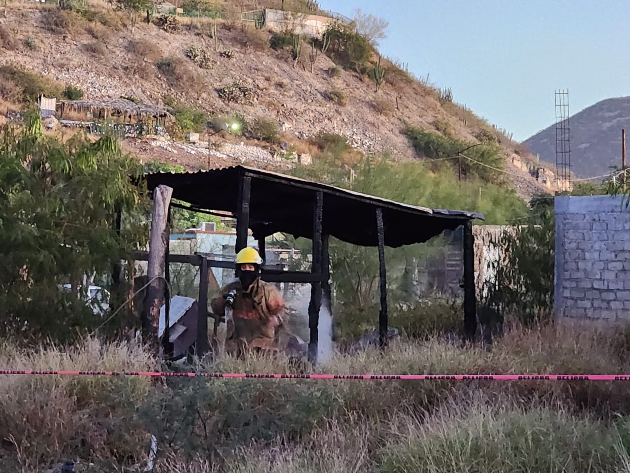 Tragedia: Muere calcinado adulto mayor al incendiarse su vivienda en el puerto de Topolobampo