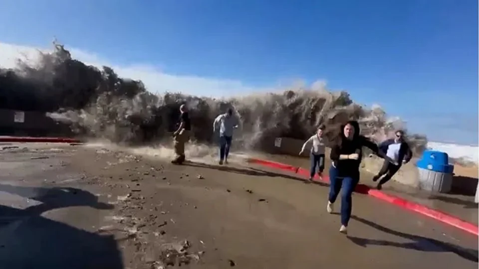 ¡Sobre aviso, no hay engaño! Olas gigantes ocurridas en California, regresarán
