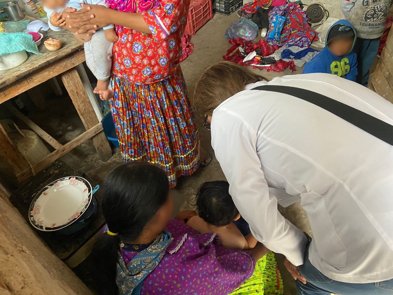 ¡Ahora de cuarterías de Leyva, Guasave! Hospitalizan a dos bebés hijos de jornaleros