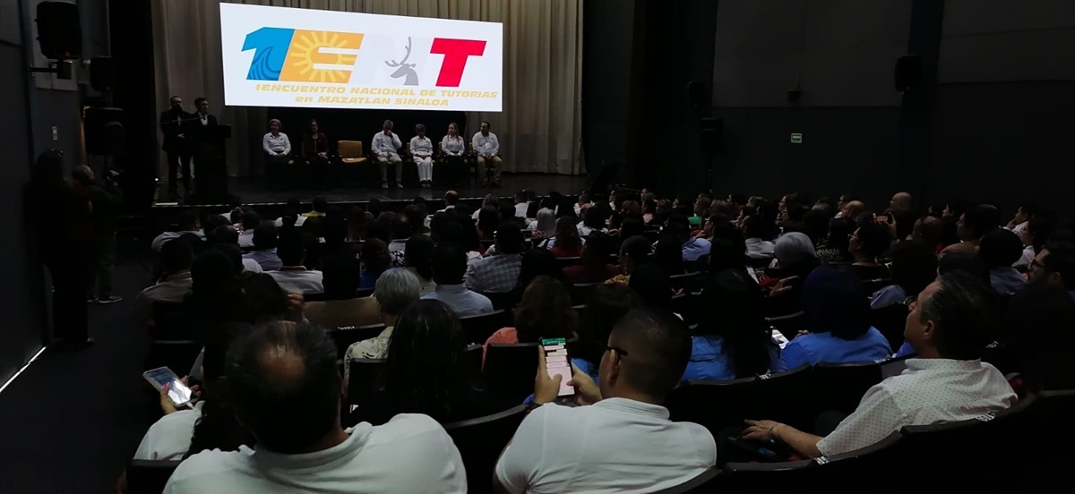 Docentes comparten proyectos en el primer Encuentro Nacional de Tutorías en Mazatlán 