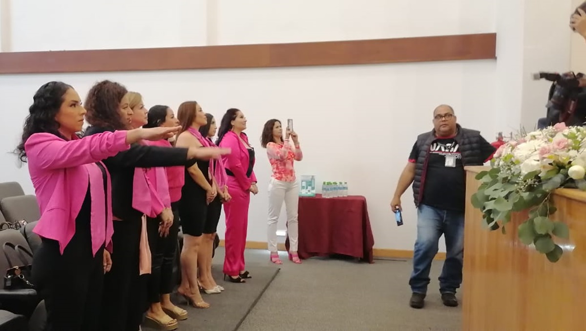Rinde protesta la asociación de Mujeres Empoderadas en Mazatlán