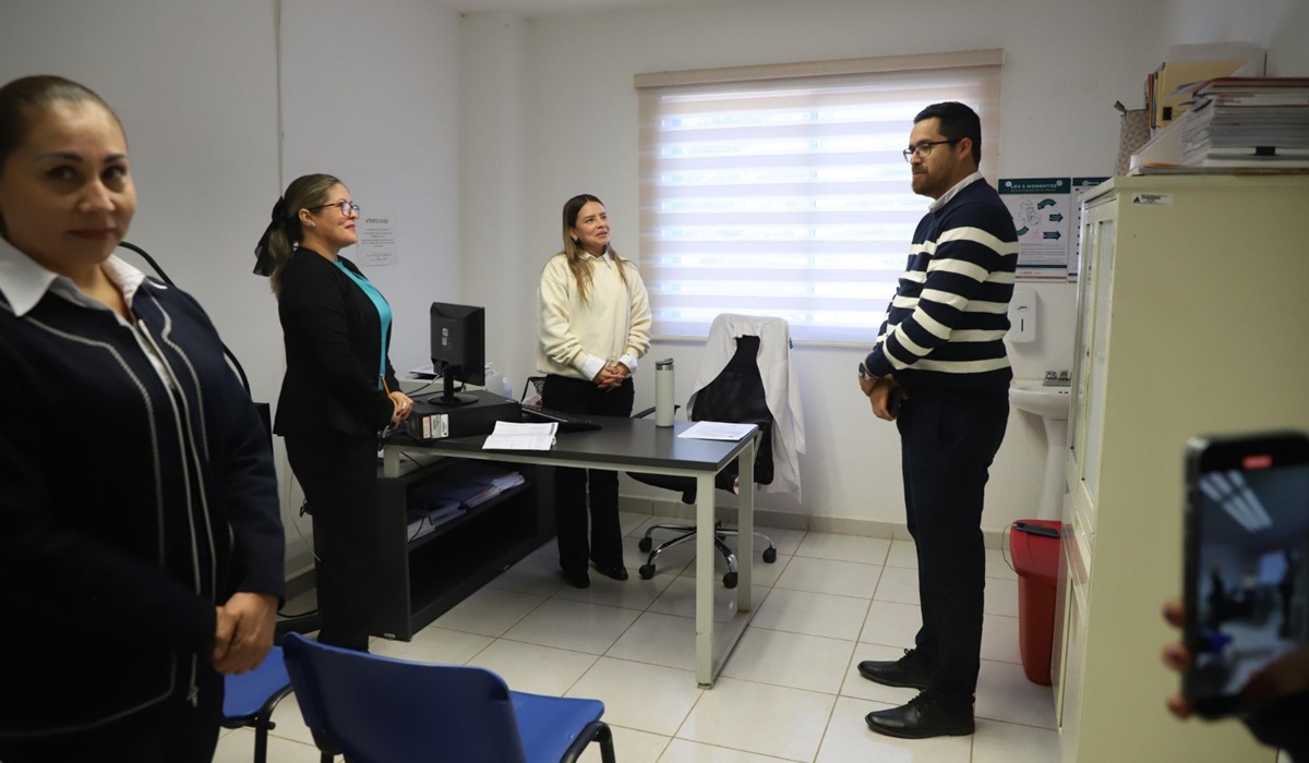 ¡Cae de sorpresa! Visita Cuitláhuac González Galindo el Centro de Salud de Guasave
