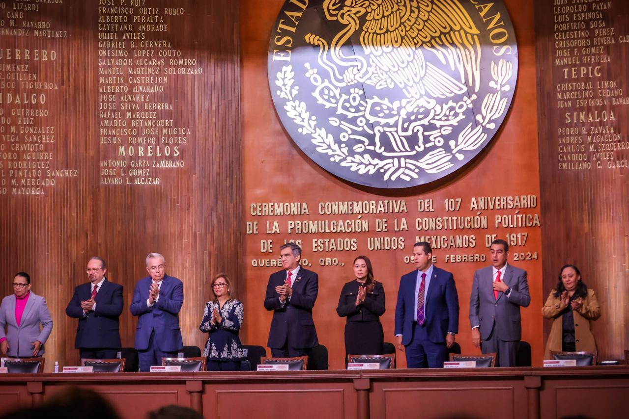 Acude Rocha al 107 Aniversario de la Promulgación de la Constitución de 1917 en Querétaro
