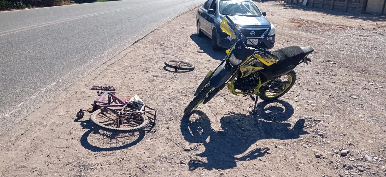 Adulto mayor en bicicleta es atropellado por un motociclista en Guasave y termina lesionado