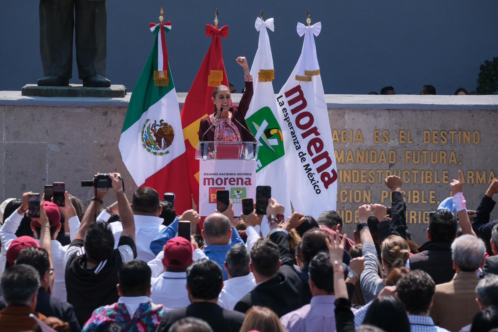 Hoy extendemos nuestra mano y convocamos a todas y todos los mexicanos a emprender este camino juntos: Sheinbaum