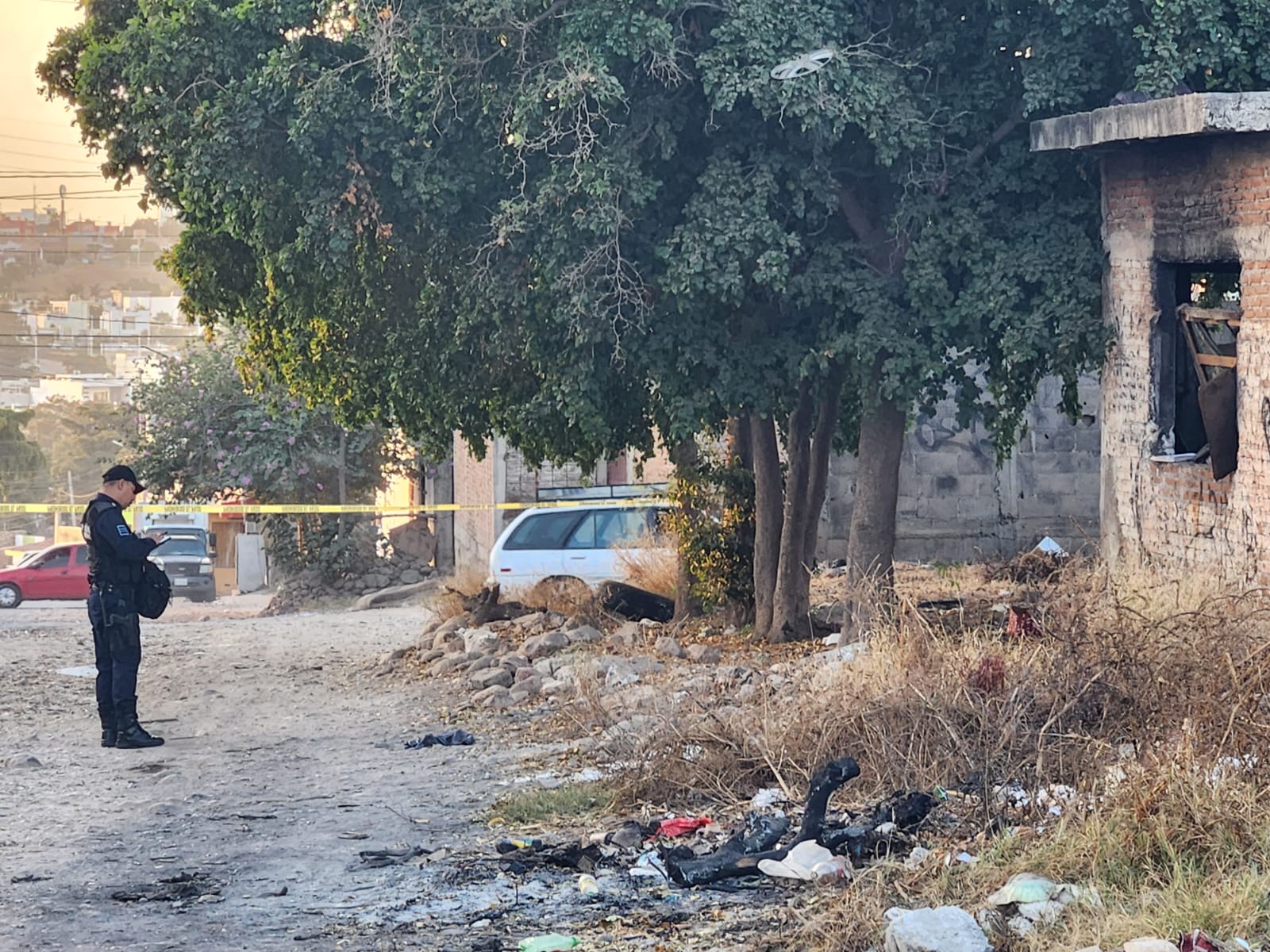 Con huellas de tortura y envuelto en una cobija localizan sin vida a un hombre en Culiacán