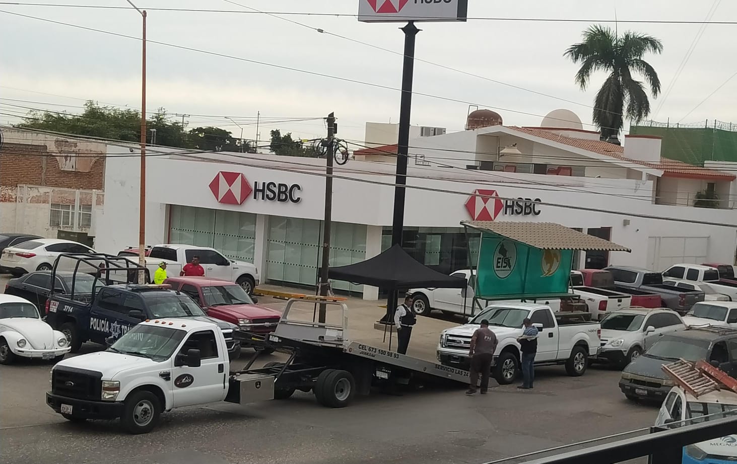 DSPyTM comienza el retiro de unidades que invaden banquetas en Guamúchil