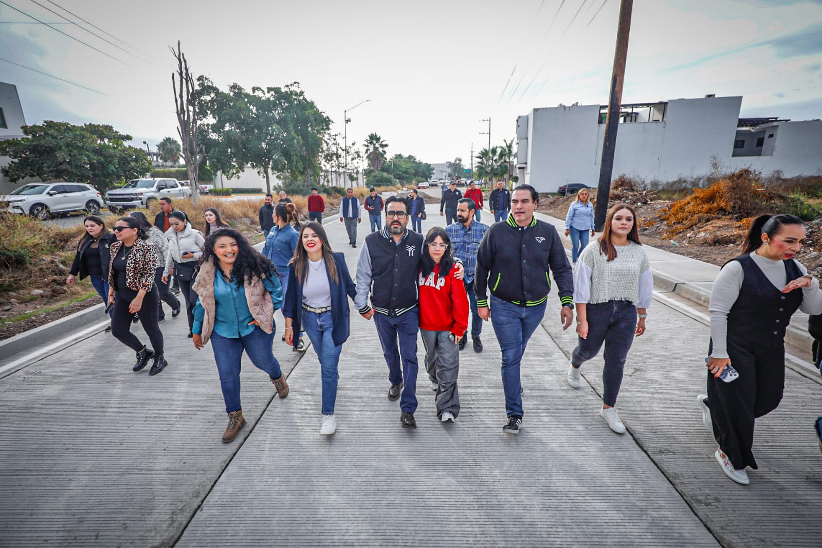 Gámez Mendívil da banderazo del arranque de la pavimentación del bulevar Manuel Sarabia