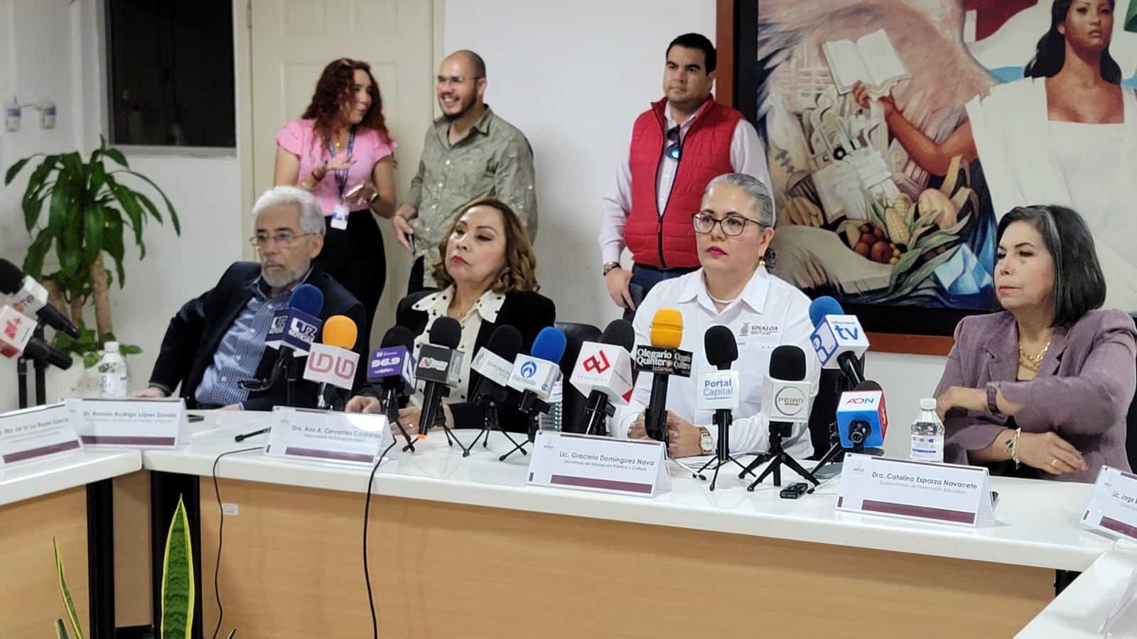 Graciela Domínguez renuncia a la SEPyC para atender su candidatura de diputada federal