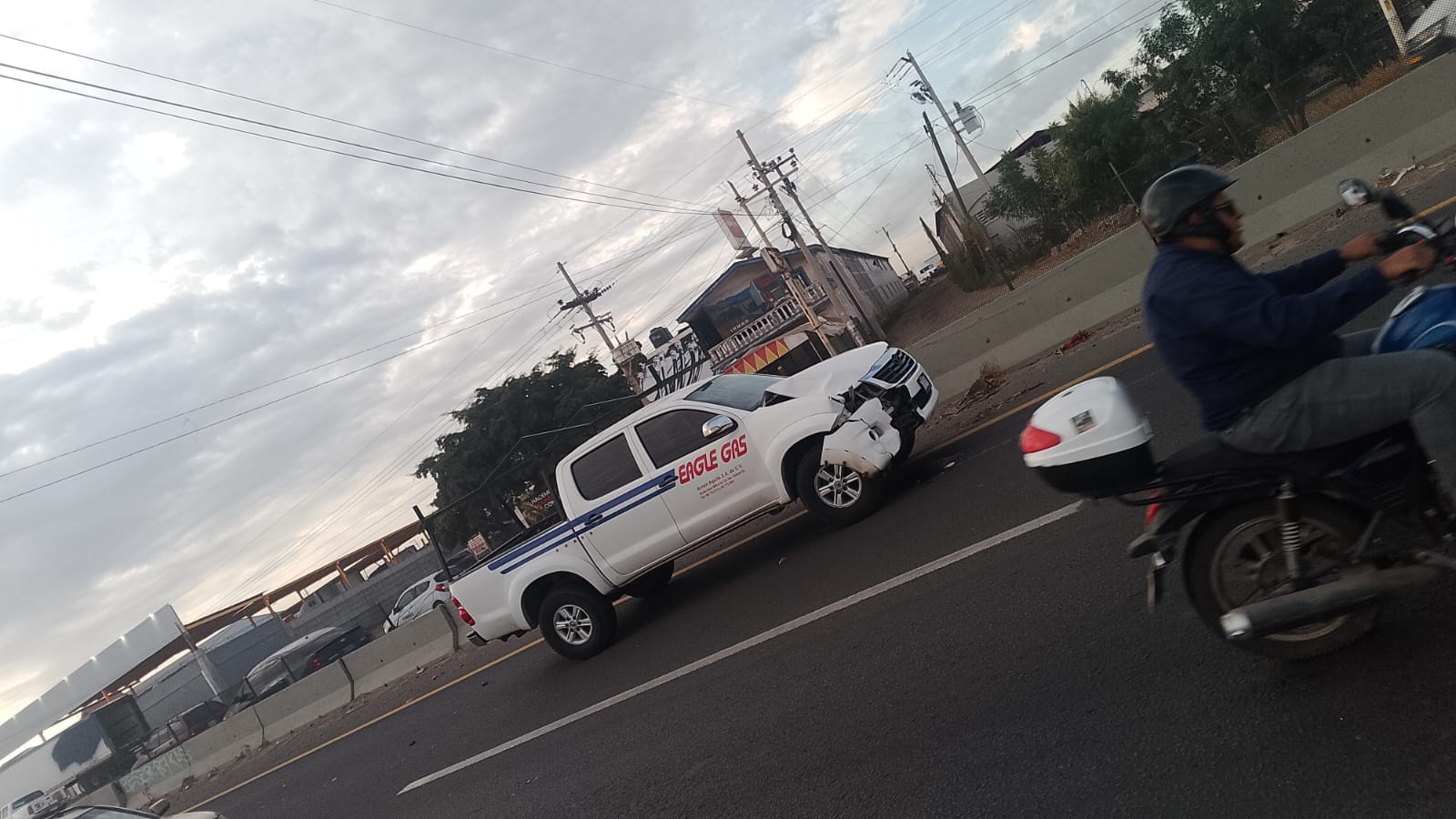Hombre adulto muere tras ser atropellado sobre La Costerita, en Culiacán