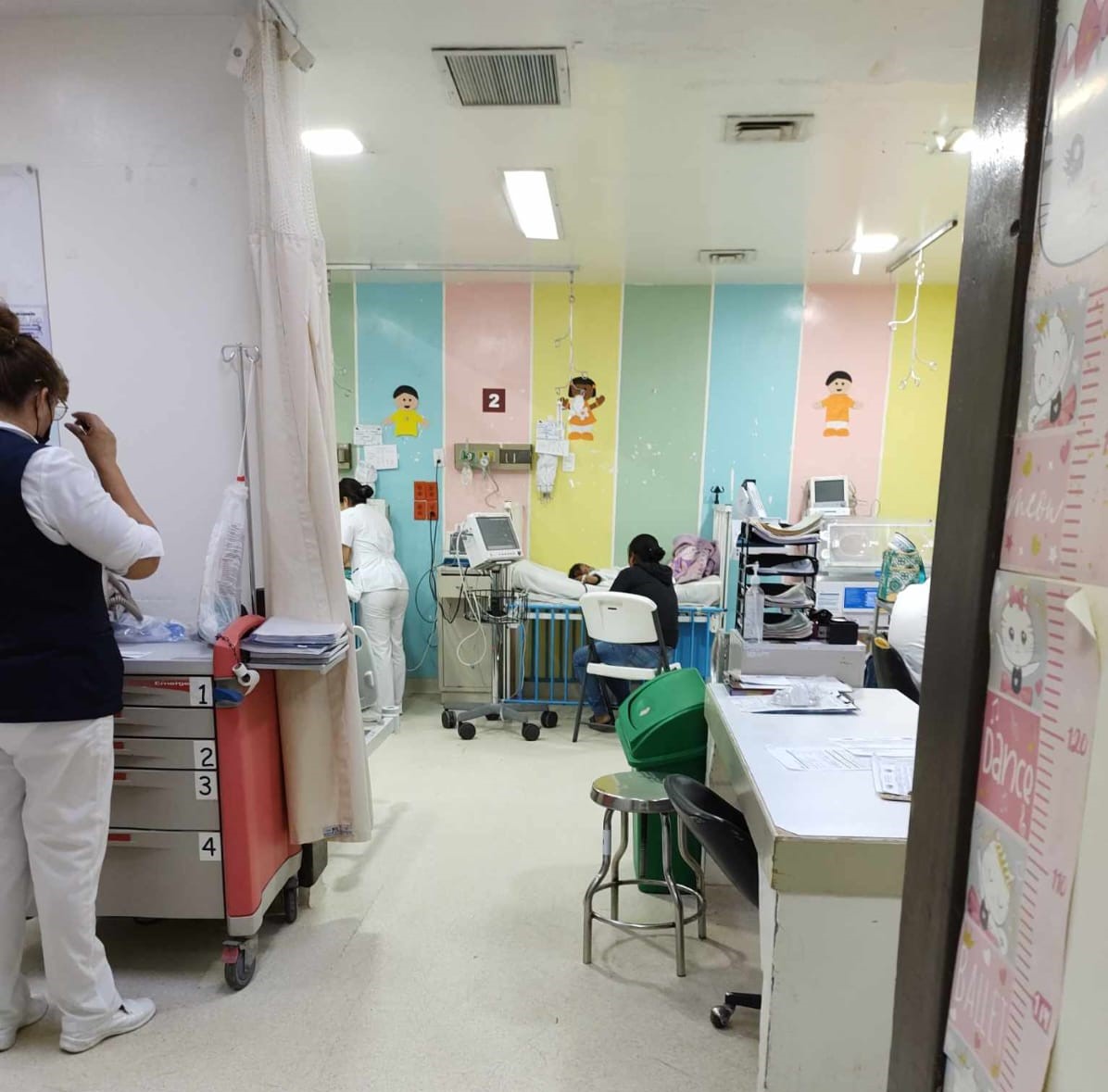 Ingresan al Hospital General de Los Mochis tres bebés, hijos de jornaleros agrícolas, delicados por neumonía