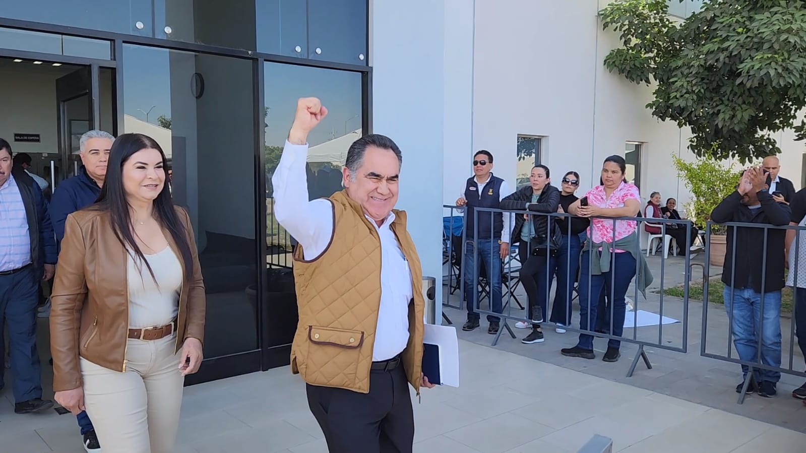 ¡Otra vez! Difieren audiencia donde separarían del cargo a Robespierre Lizárraga; les ponen abogados de oficio