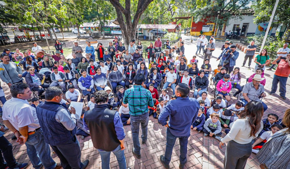 Gámez Mendívil entrega viviendas y realiza el programa Diálogos por el Bienestar en Imala 