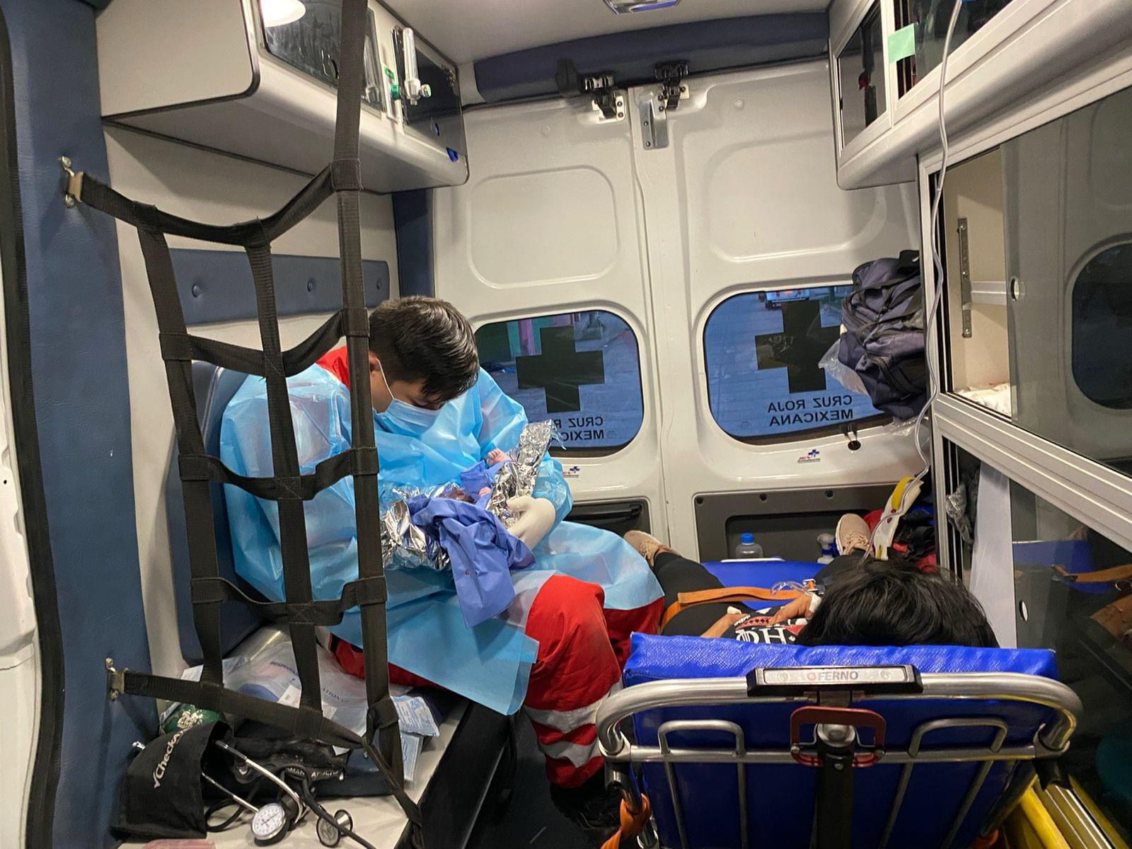 Nace bebé carnavalero en Mazatlán; madre no alcanzó a llegar al hospital