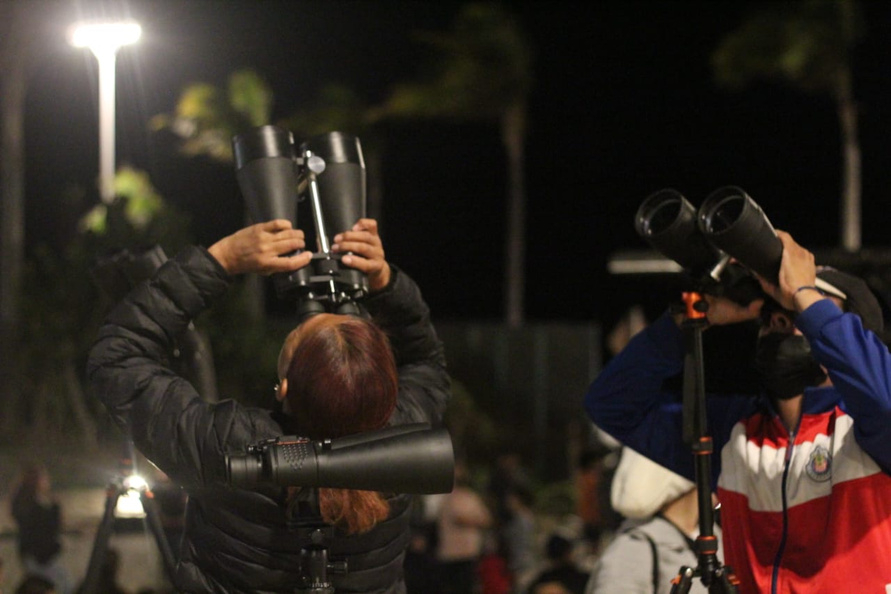 Mazatlecos se preparan rumbo al eclipse solar al ver las estrellas en la Observación Astronómica Nocturna