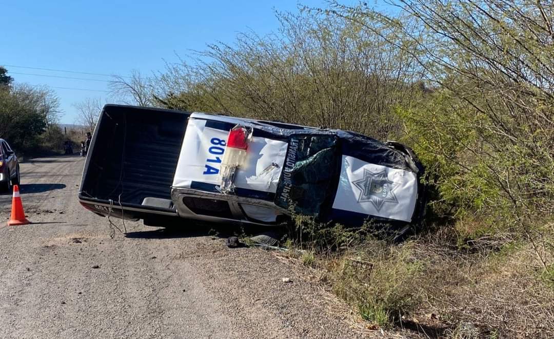 Patrulla de tránsito termina volcada en Elota y deja a un agente lesionado