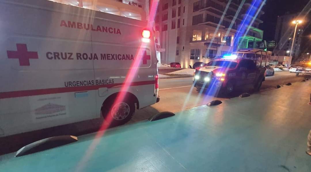 Joven es baleado en asalto en Mazatlán