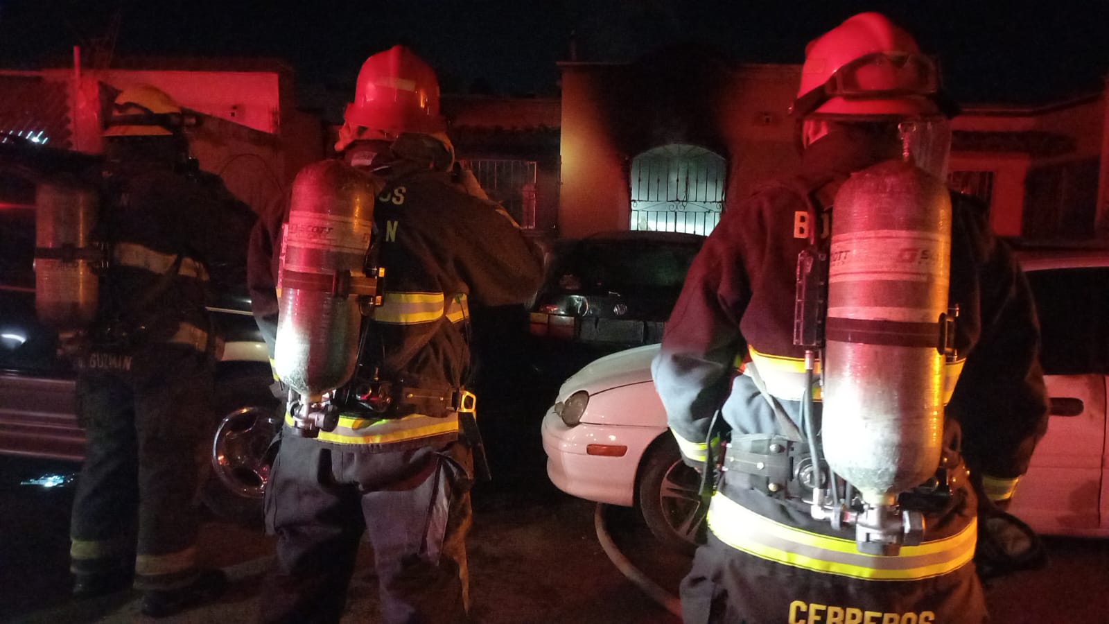 ¡Se quemó toda! Se incendia domicilio en la colonia Manantial de Culiacán