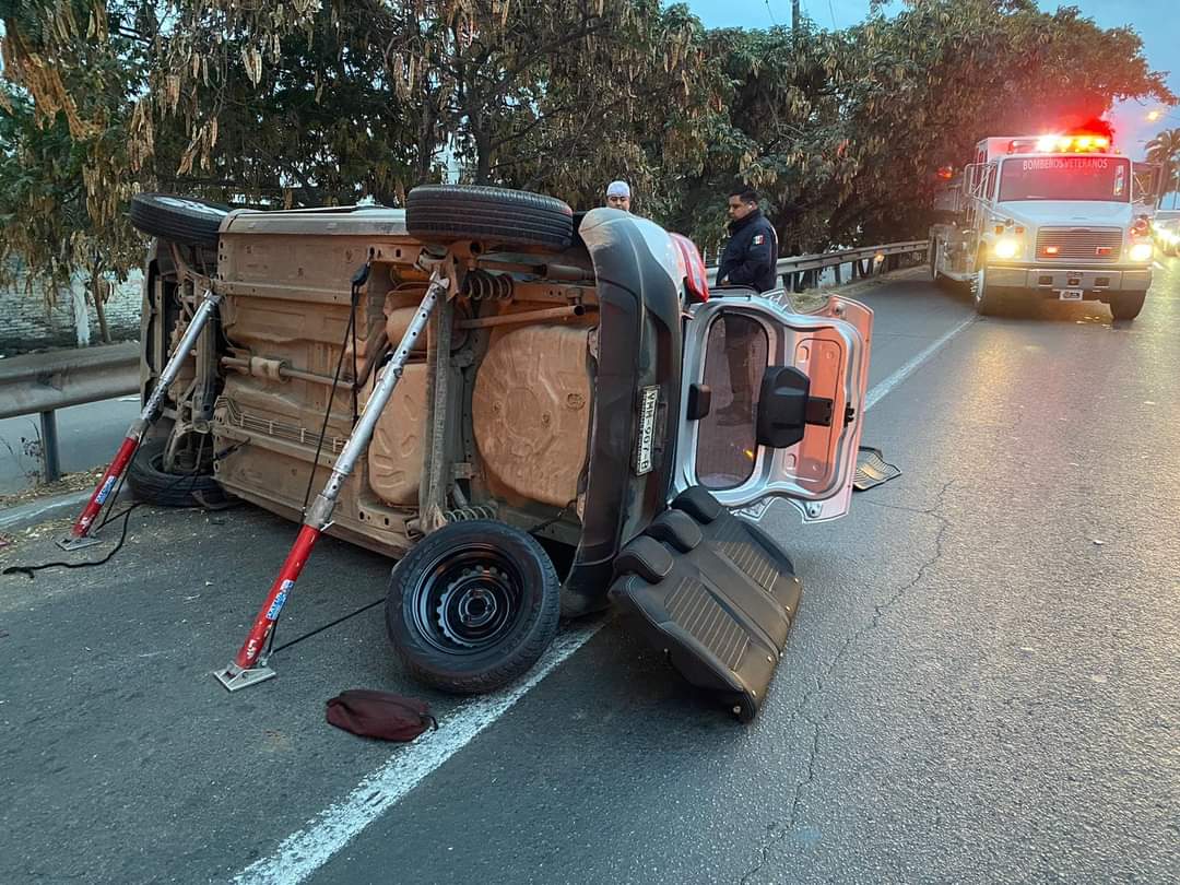 Se registra un fuerte choque sobre la carretera Internacional en Mazatlán