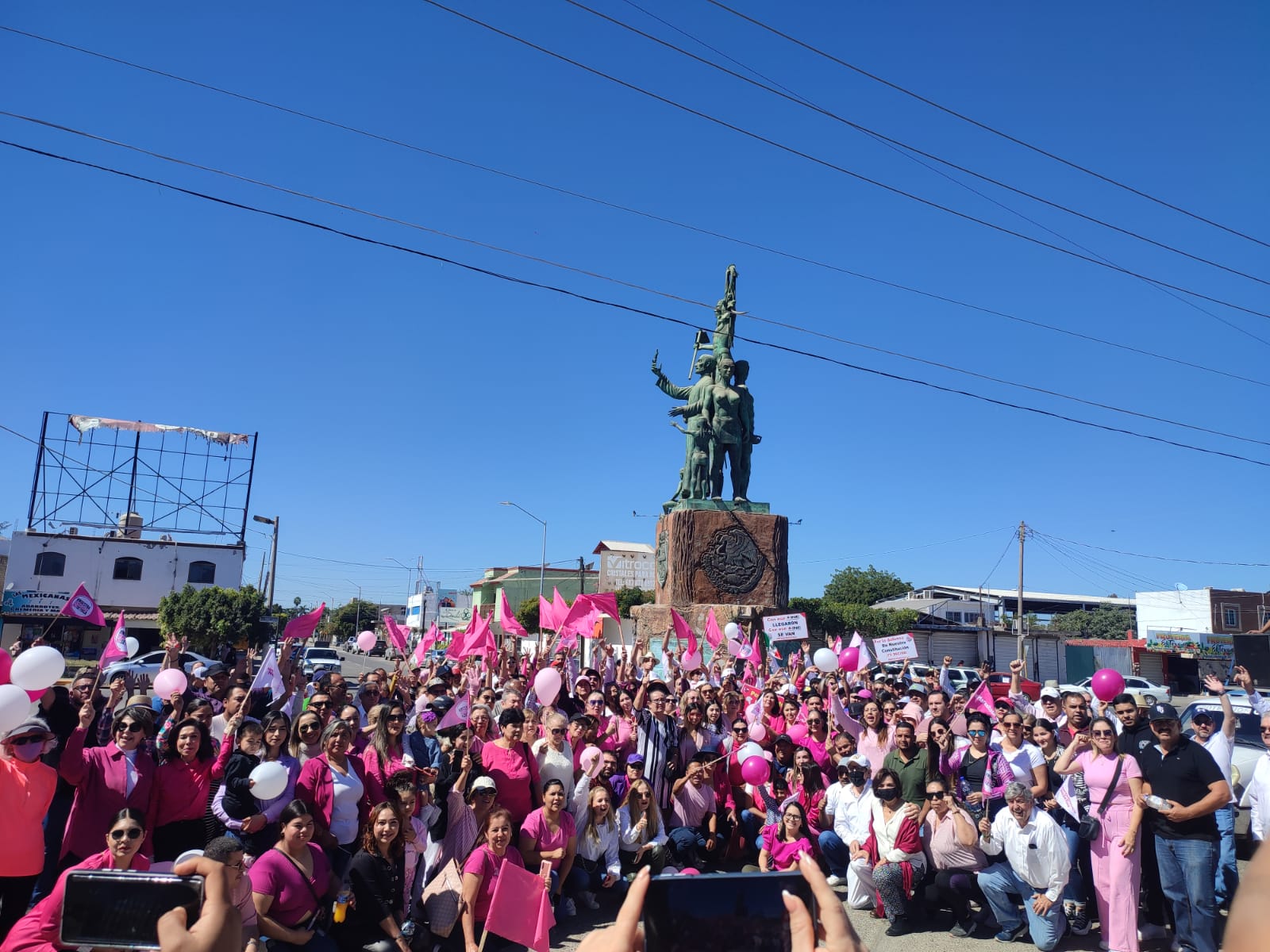 ¡También a Guasave llegó la marea rosa! Marchan por la defensa del INE