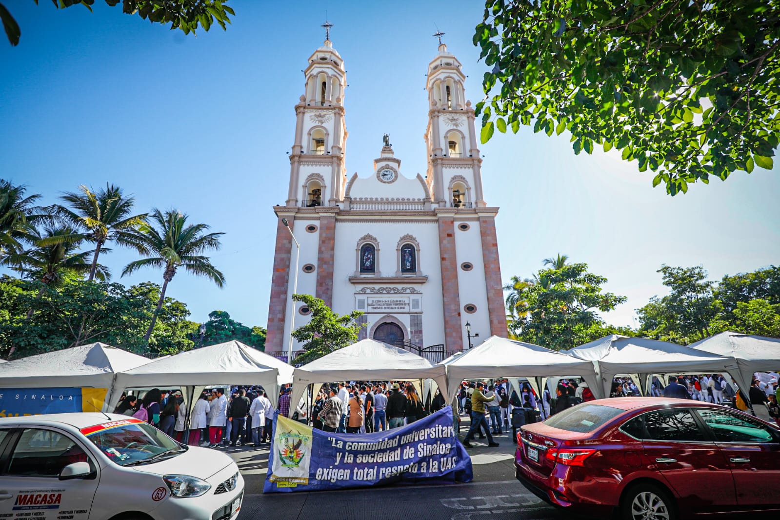 ¡Salen de nuevo a las calles! Trabajadores de la UAS se manifiestan frente a Catedral