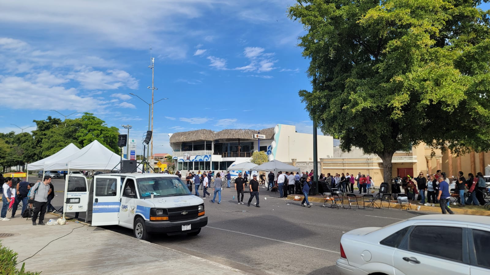 Tras casi siete horas de manifestación, universitarios liberan el bulevar Sánchez Alonso