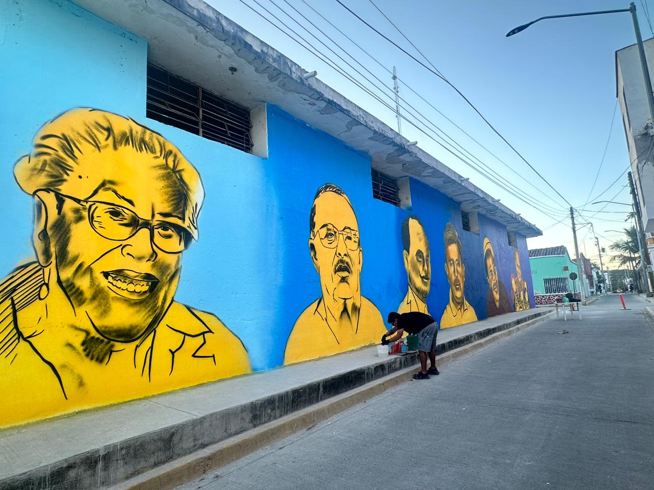 Muestran en mural el legado de Villa Unión, su historia y grandeza, retratando a sus personajes más célebres