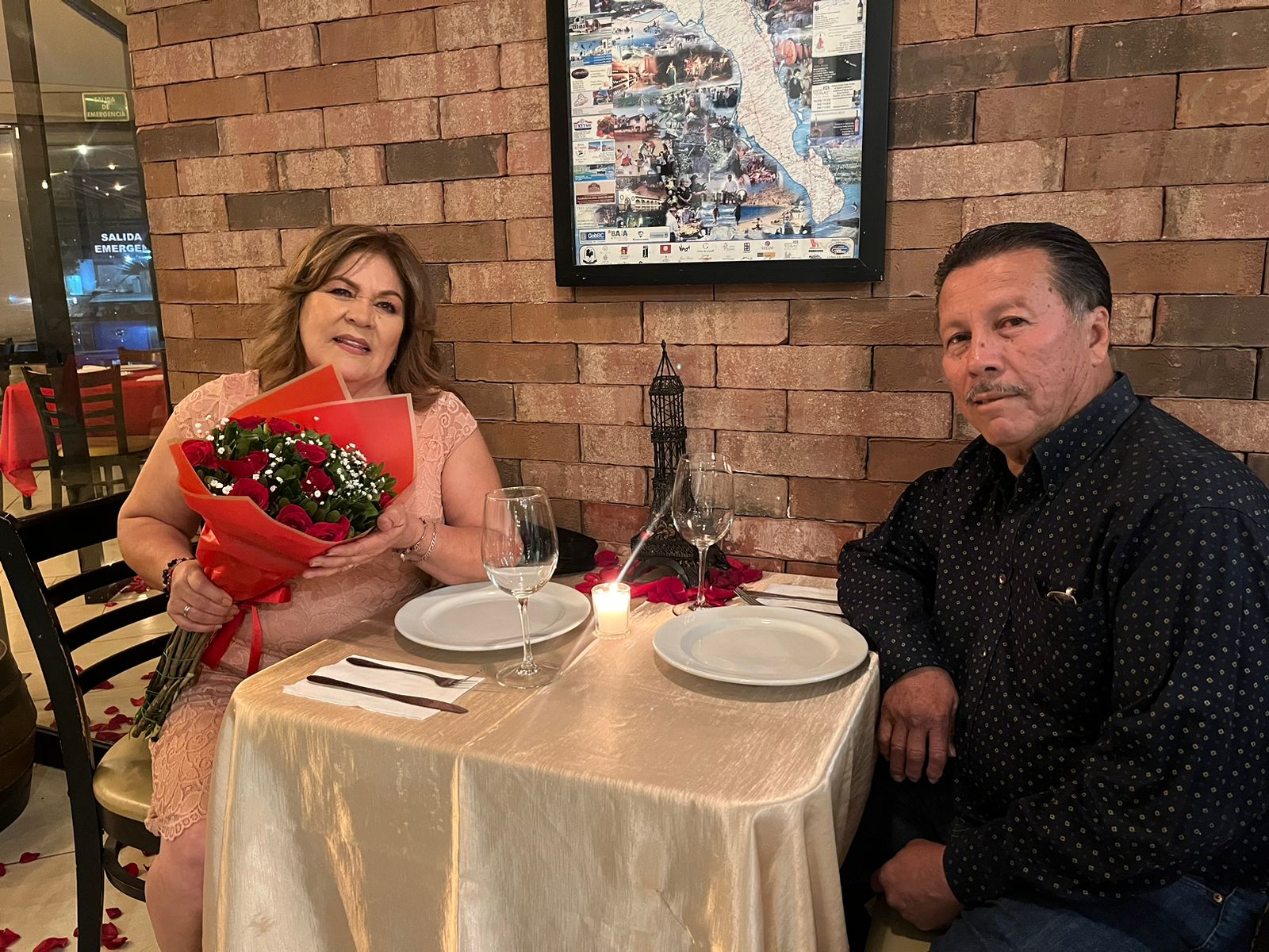 ¡Vibra el amor! Abigaíl Islas y su esposo Carlos Manuel Encinas en la cena romántica de Vibra Radio 104.3