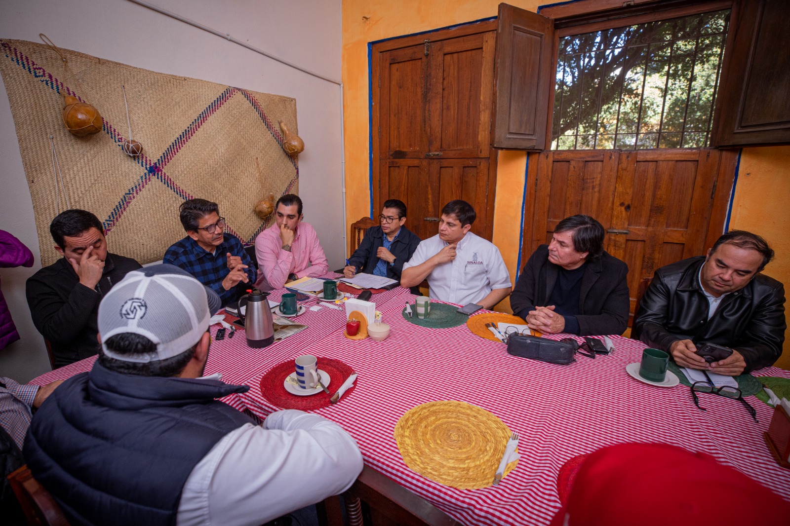 “No a la simulación en tema jornaleros”, se reúne alcalde de Guasave con transportistas y Dirección del Trabajo