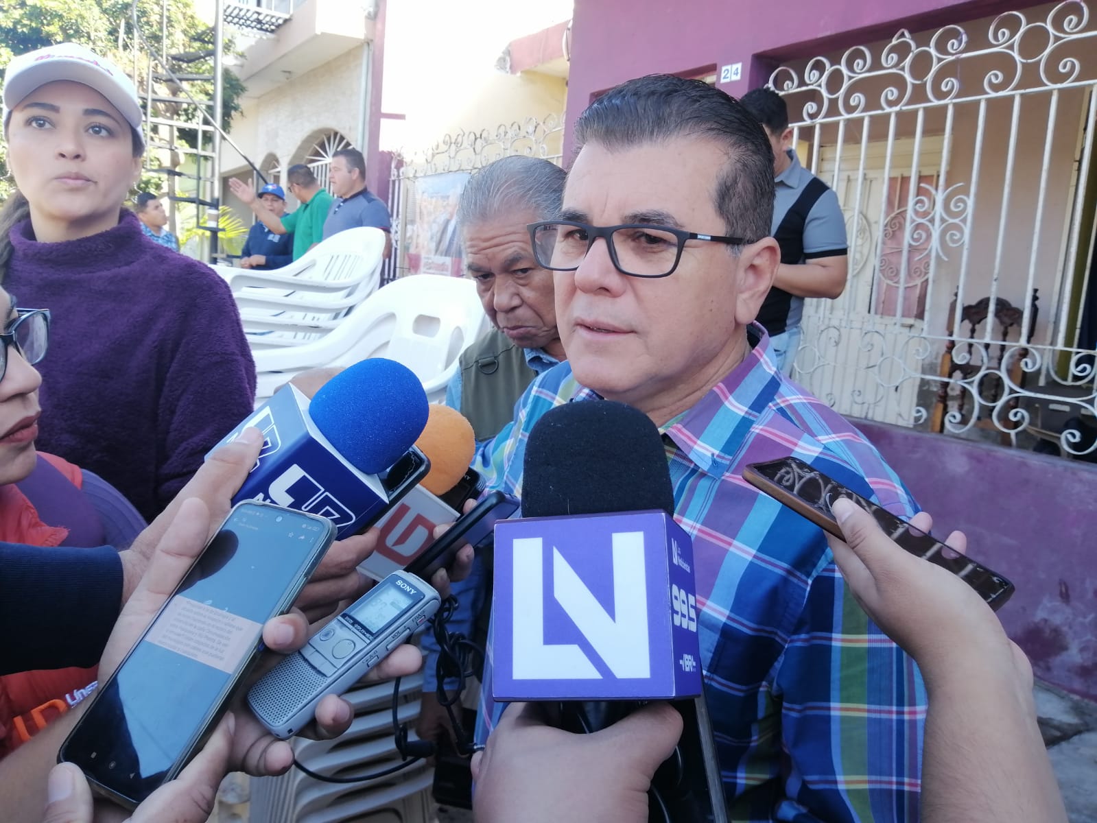 ‘Que no se cuelgue’: Alcalde de Mazatlán responde a Memo Romero sobre demandas al Ayuntamiento