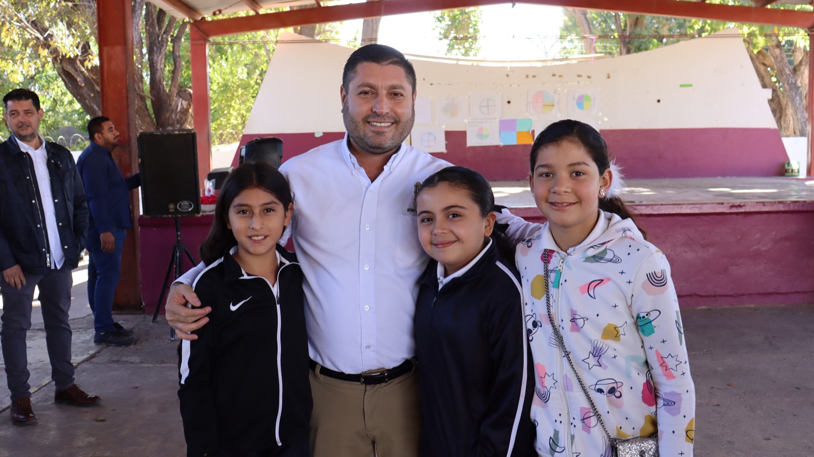 “Nuestro compromiso con la educación de Badiraguato es grande y fuerte”: López Elenes