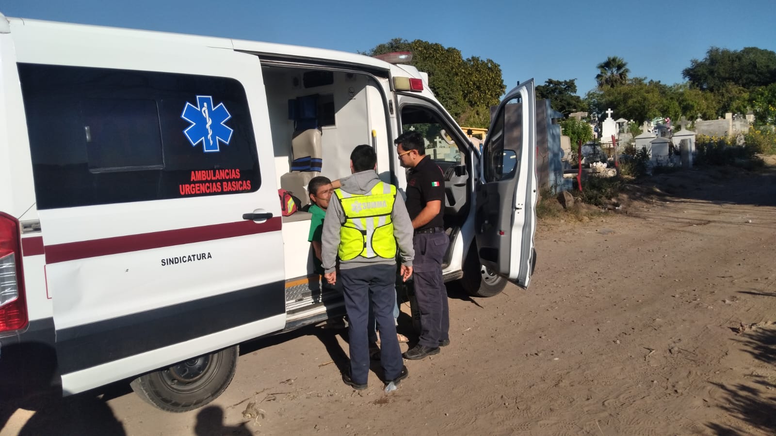 En Ahome, albañil le realiza maniobra de Heimlich a su compañero y le salva la vida; se estaba ahogando con un chicharrón