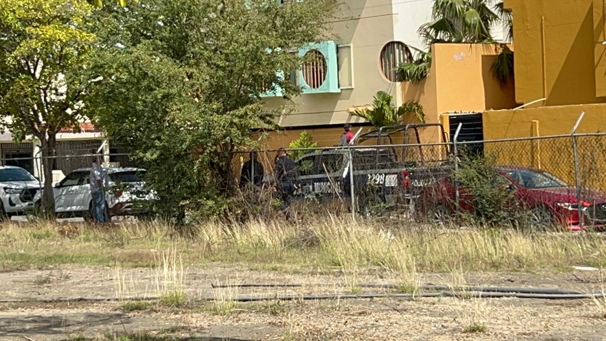 (FOTO) Arma abandonada causa movilización policial en Mazatlán… era de juguete