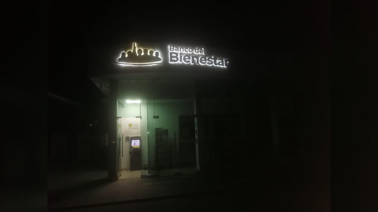 ¡Con las manos en la masa! Detienen a dos que “reventaban” cajero automático de banco Bienestar en Eldorado, Culiacán