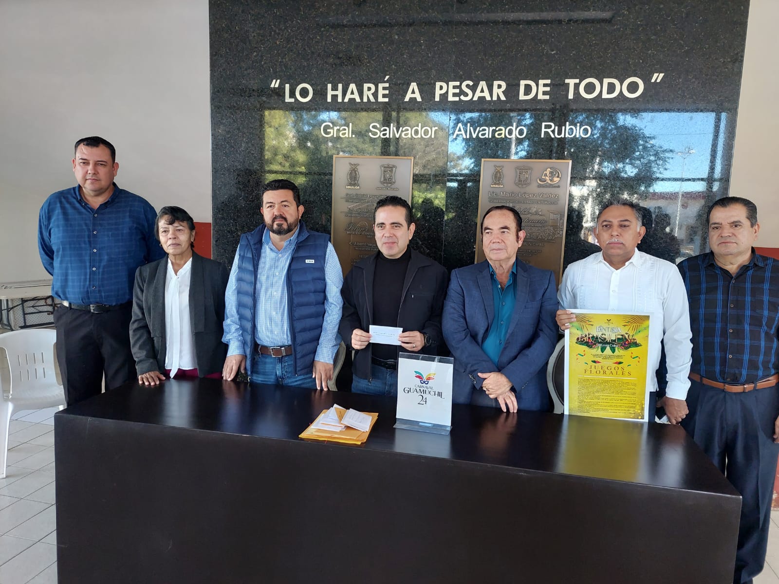 Armando Salgado de Morelia, Michoacán, será el poeta Laureado del Carnaval Guamúchil 2024