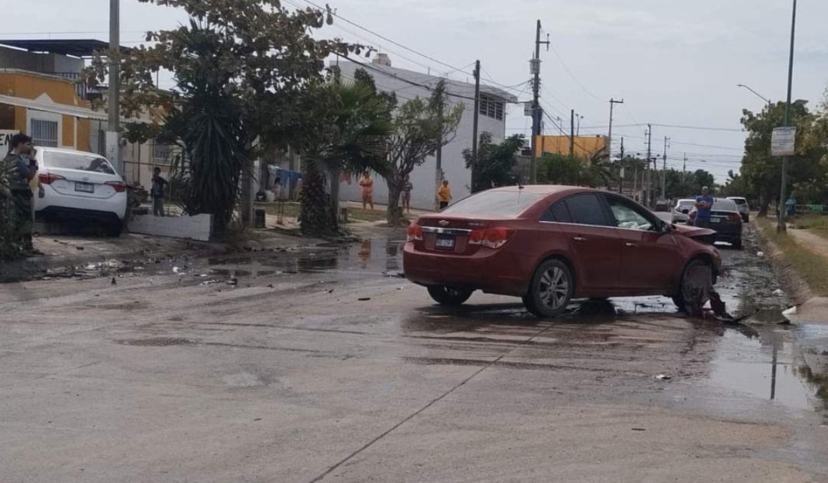 Se registra fuerte choque en el fraccionamiento Las Mañanitas en Mazatlán