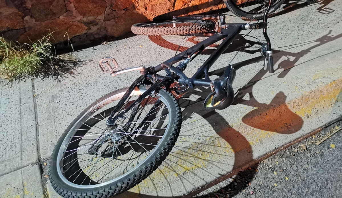 Ciclista resulta lesionado tras sufrir accidente en las alturas del cerro de La Memoria en Los Mochis