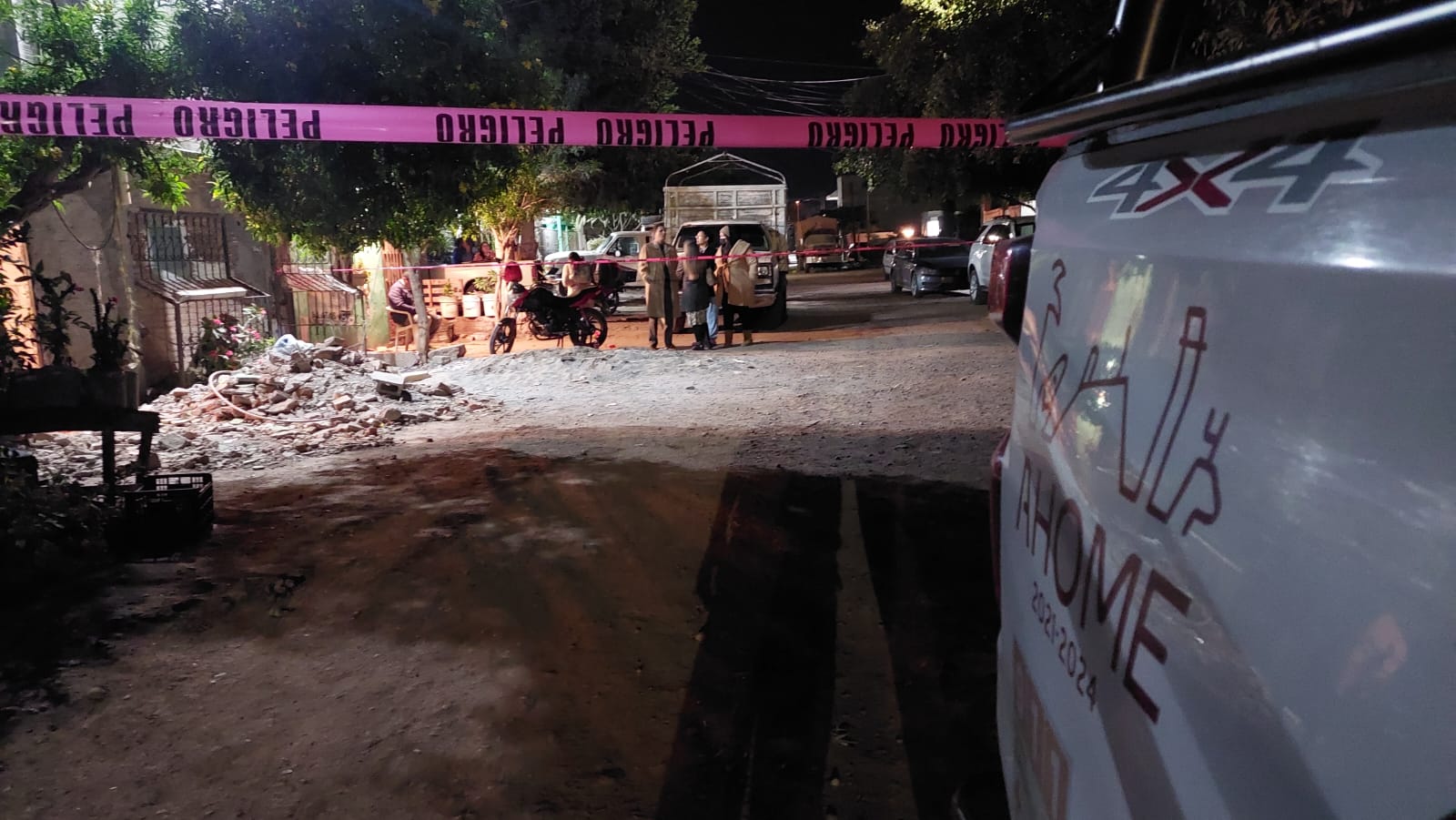 Moradores de una casa en Los Mochis reparaban una fuga de agua y al escarbar hallaron un cráneo humano