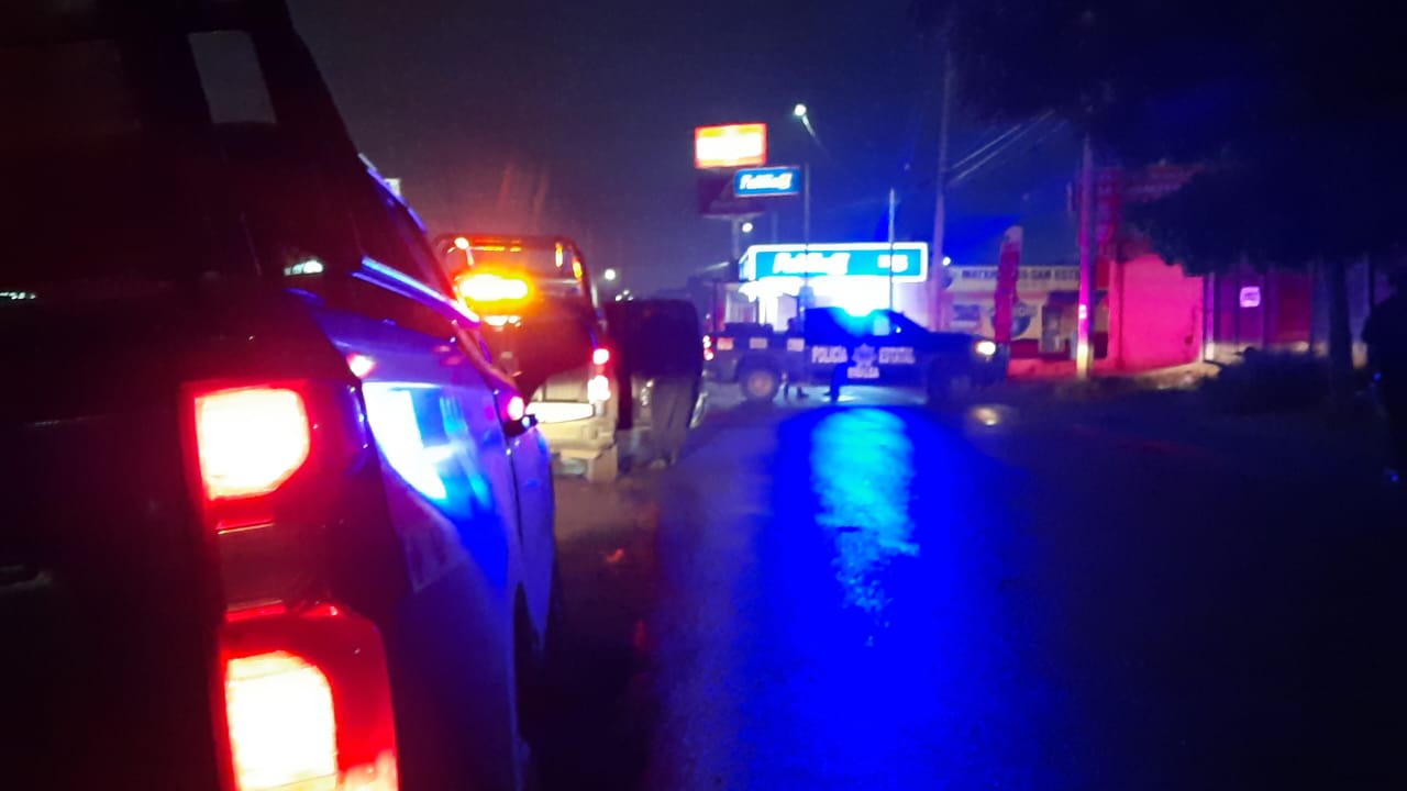 ¡Estaba dentro de un Aveo! Rescatan a un hombre que dijo que iba “levantado”, tras balacera en Culiacán