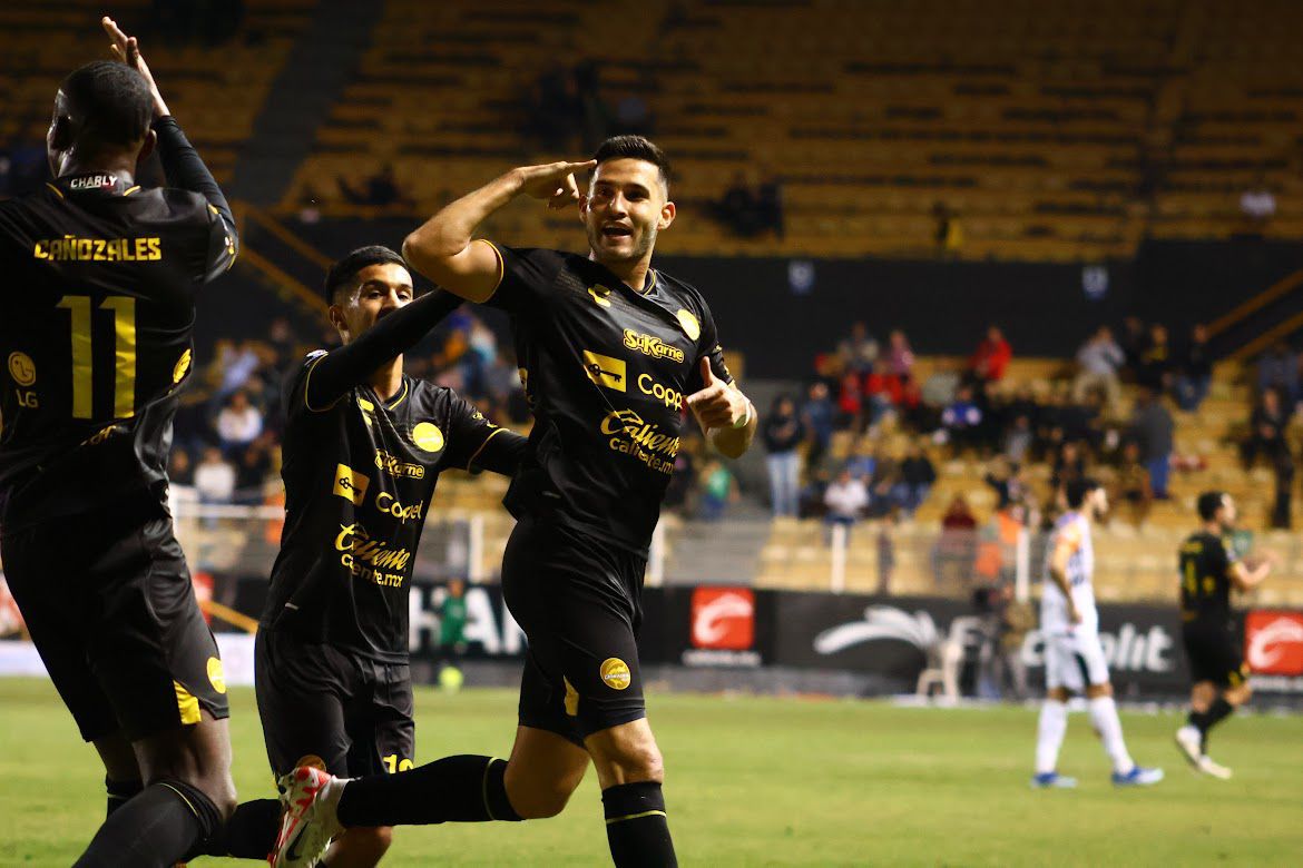 Los Dorados de Sinaloa golean a Correcaminos en la Pecera