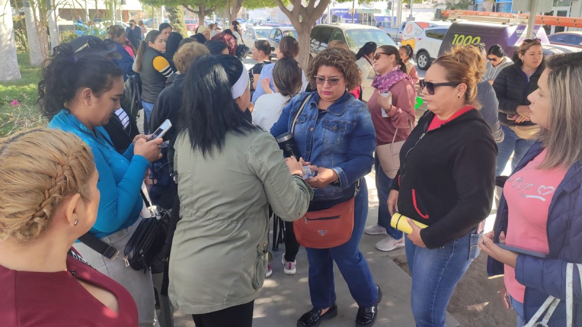 Viudas de policías logran su objetivo; Ahome pagará aguinaldos tras un acuerdo con el alcalde