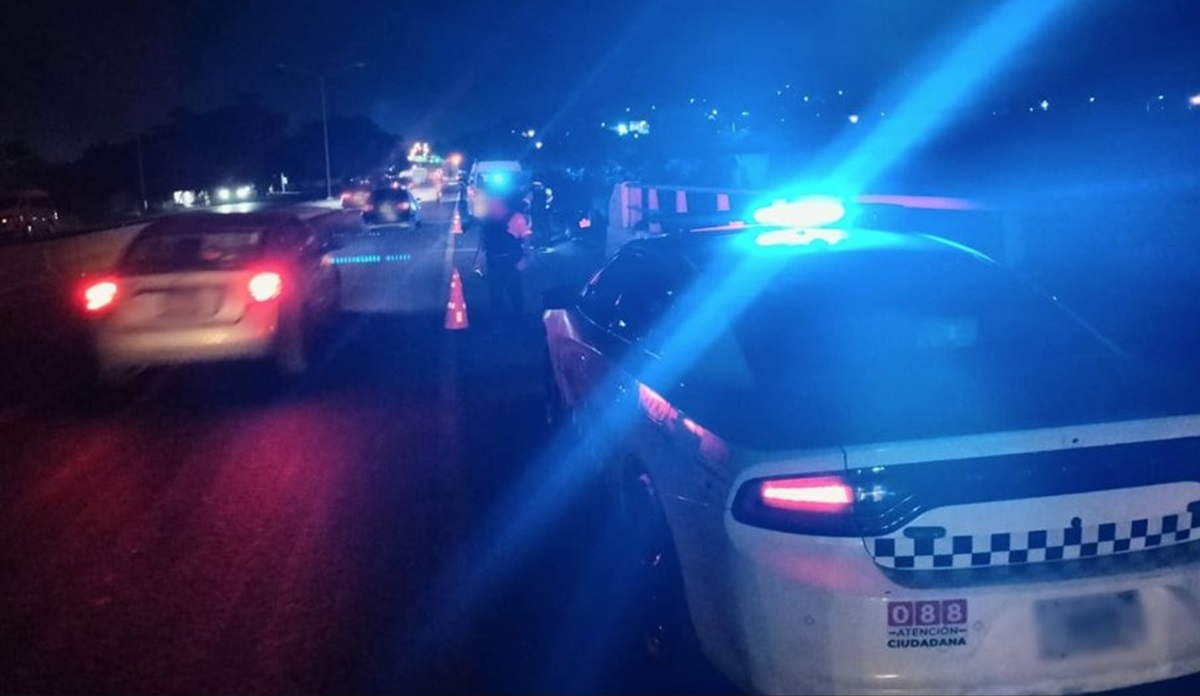 Se mantiene cierre parcial en la Mazatlán-Tepic por accidente