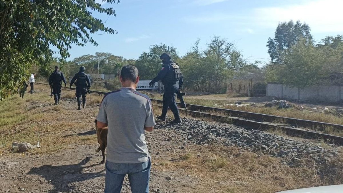 Encuentran a una persona sin vida cerca del campo El 10 en Culiacán