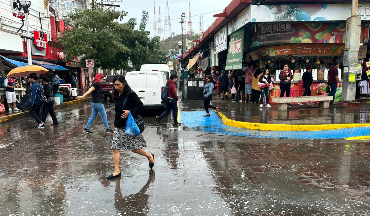 Clima| ¡Saquen los kekis! Llueve también en Mazatlán