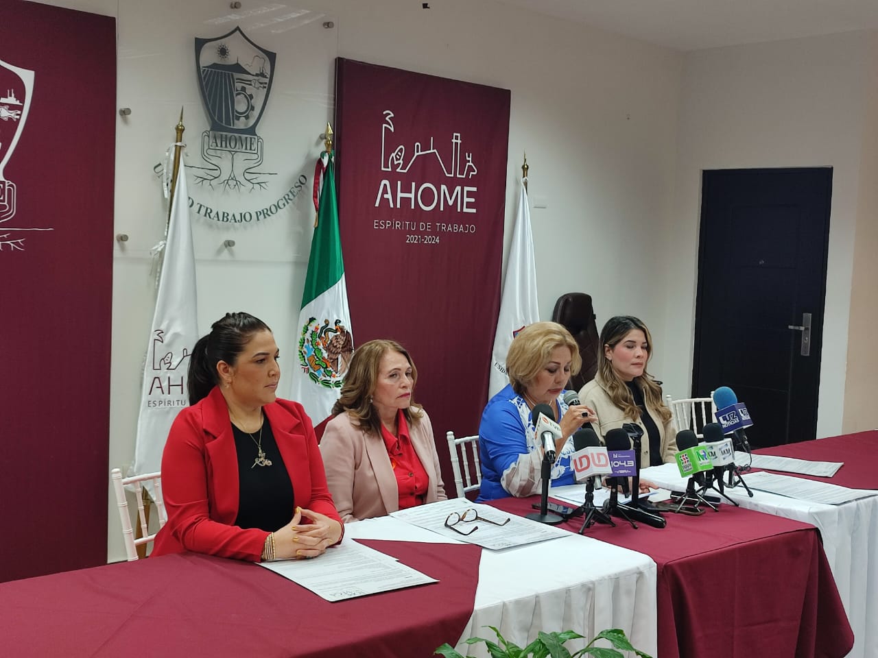 Lanzan convocatoria a medalla al Mérito de la Mujer Ahome “Lore de la Vega 2024”