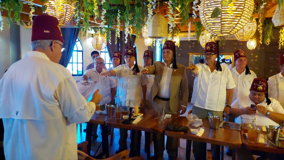 Luis Víctor Velázquez rinde protesta como presidente del Club Shriners del Évora