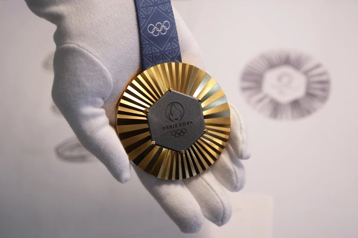 ¡Con un pedacito de París! Medallas de los Juegos Olímpicos París 2024, tendrán metal de la Torre Eiffel