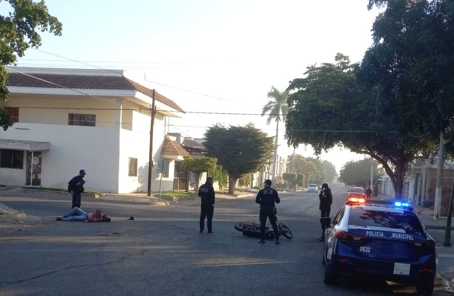 Motociclista es lesionado por automóvil fantasma en Guasave