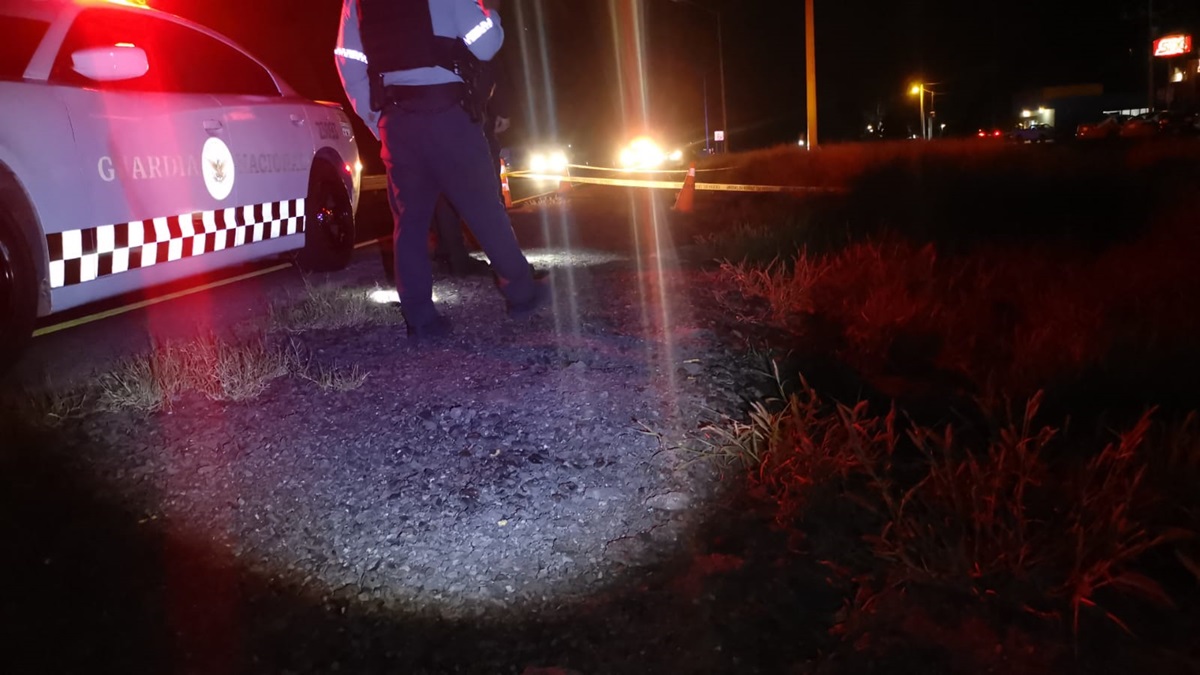 Hombre pierde la vida tras ser atropellado sobre la carretera federal México 15, en Ahome