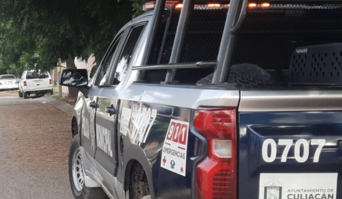 ¡Le apuntan con un arma en la cabeza! Asaltan a empleada de florería en Culiacán